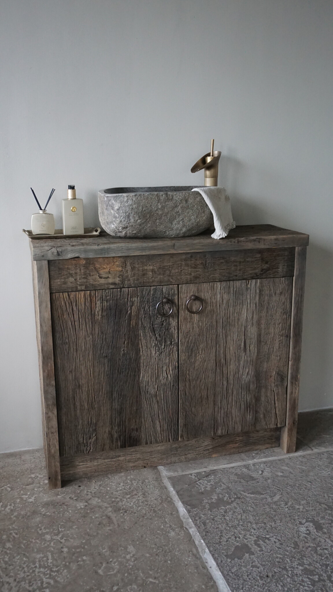 Rene Houtman Badkamermeubel Tim Oud Eikenhout L90xD30xH80 cm