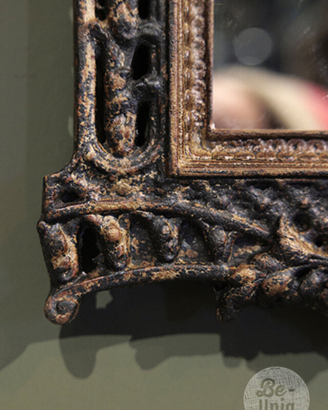 Be-Uniq Metalen Spiegeltje Lille | H32 x B22 x D2 cm