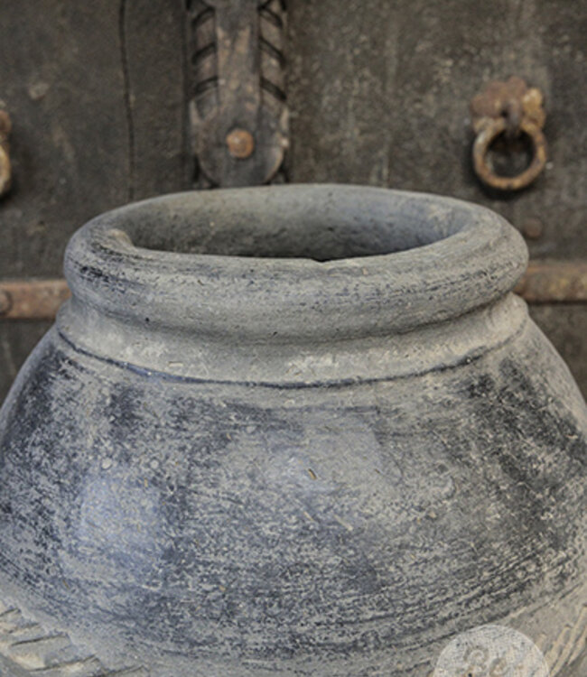 Be-Uniq Oude Claypot | India | H46 x B36 x D36 cm