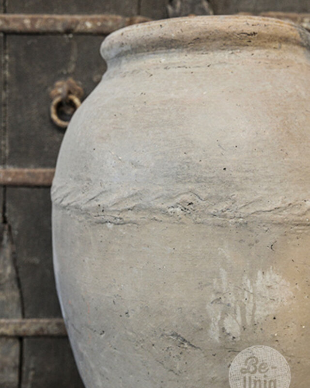 Be-Uniq Oude Claypot | India | H54 x B37 x D37 cm