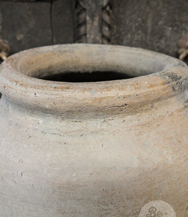 Be-Uniq Oude Claypot | India | H54 x B37 x D37 cm