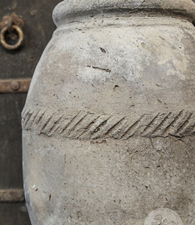 Be-Uniq Oude Claypot | India | H49 x B36 x D36 cm