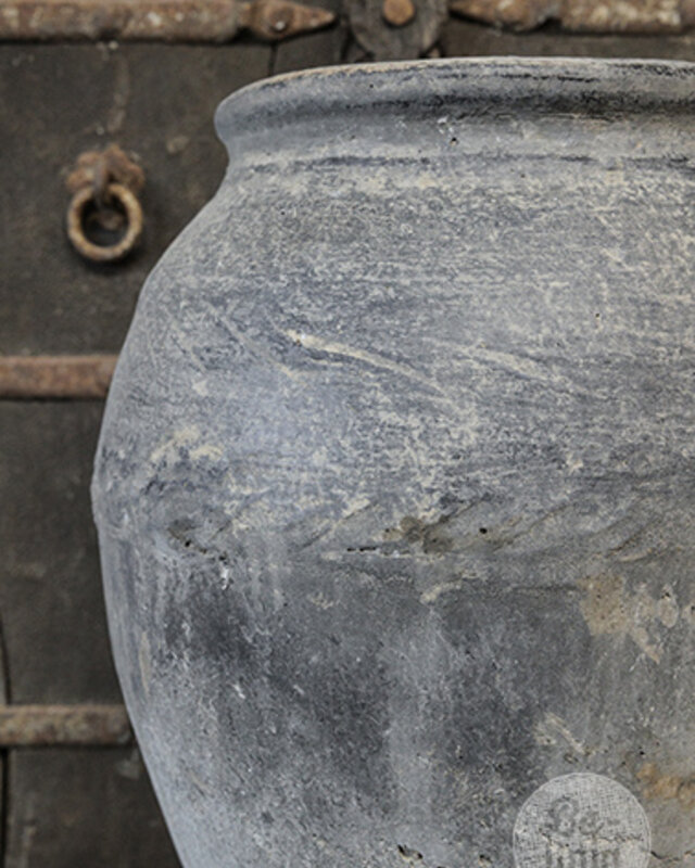 Be-Uniq Oude Claypot | India | H51 x B38 x D38 cm