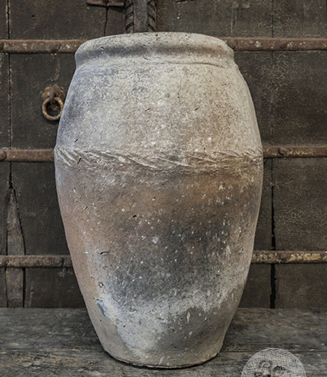 Be-Uniq Oude Claypot | India | H59 x B38 x D38 cm