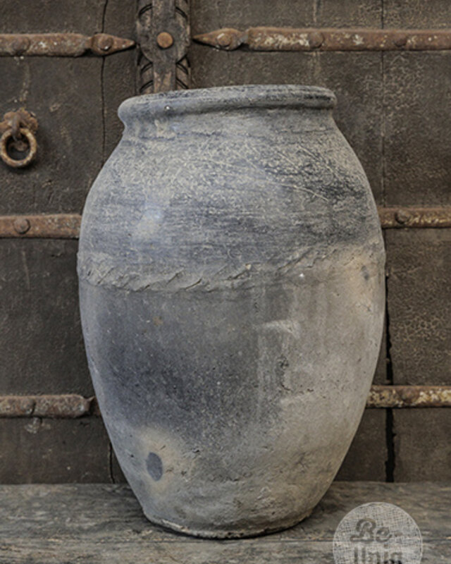 Be-Uniq Oude Claypot | India | H52 x B35 x D35 cm