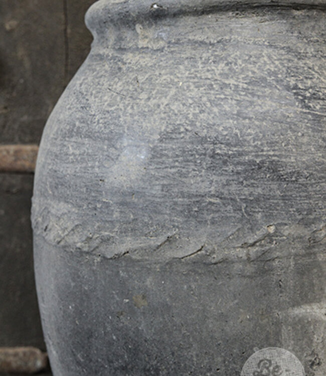 Be-Uniq Oude Claypot | India | H52 x B35 x D35 cm