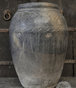 Be-Uniq Unieke Claypot | India | H54 x B37 x D37 cm Be-Uniq Unieke Claypot | India | H54 x B37 x D37 cm