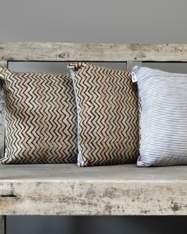 Be-Uniq Set van 2 Sierkussens Zigzag | Zalm | H45xB45 cm