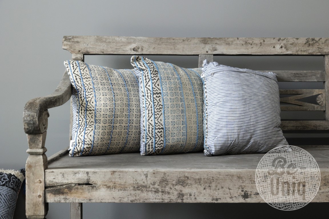 Be-Uniq Set Van 2 Sierkussens | Turquoise/Wit | H45xB45 cm