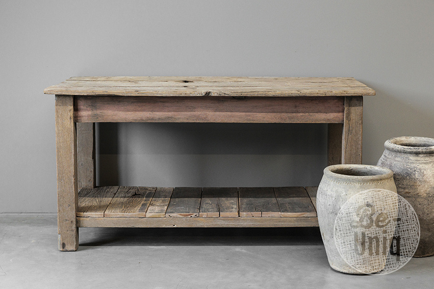 Be-Uniq Oude Presentatie Tafel | Rustiek Verweerd