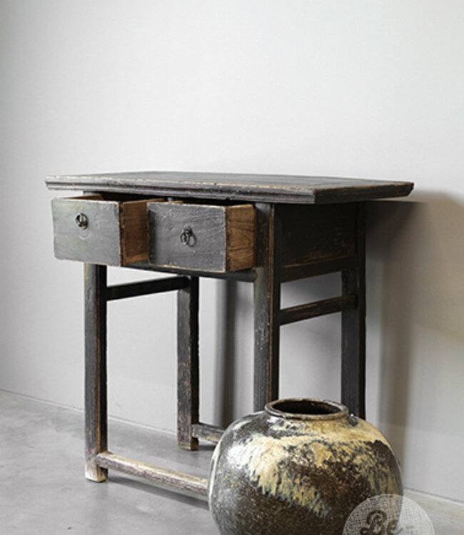 Be-Uniq Oude Haltafel | China | H84 x B89 x D46 cm