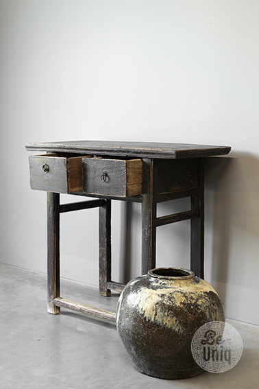 Be-Uniq Oude Haltafel | China | H84 x B89 x D46 cm