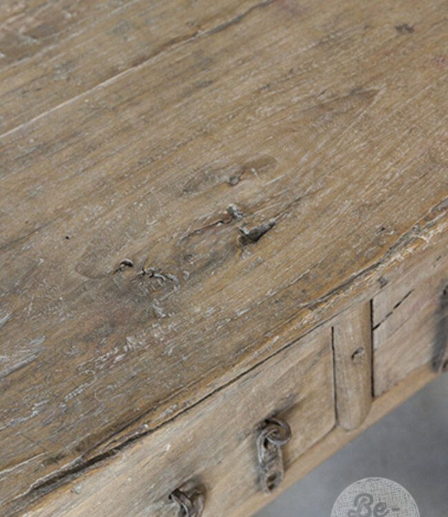 Be-Uniq Oude Haltafel | China | H82 x B90 x D44 cm