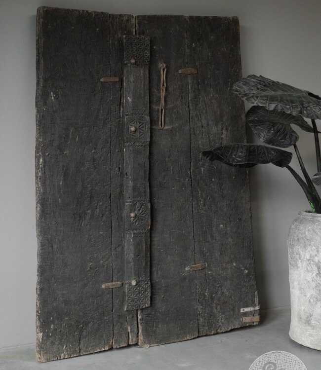 Be-Uniq Oude Naga Deur | India | H209 x B153 x D9 cm