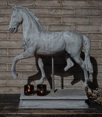 Rene Houtman Paard Beeld Op Voet | Beton | Tweede Kansje! Rene Houtman Paard Beeld Op Voet | Beton | Tweede Kansje!
