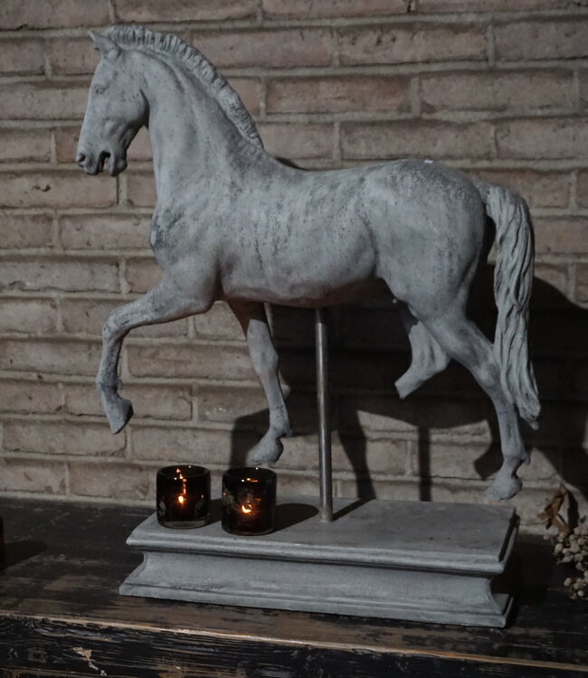 Rene Houtman Paard Beeld Op Voet | Beton | Tweede Kansje!