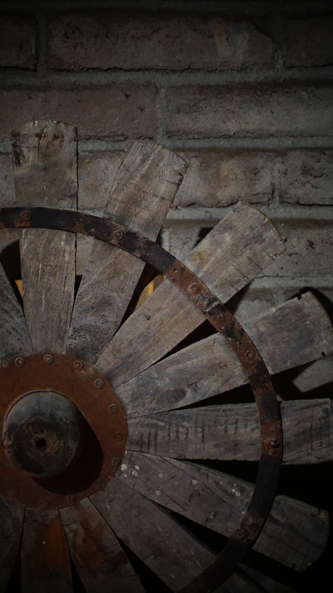 Rene Houtman Houten Spinnenwiel Op Voet | H60 x B53 cm