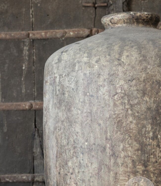 Be-Uniq Verweerde Oude Kruik | Indonesië | H61xD45 cm