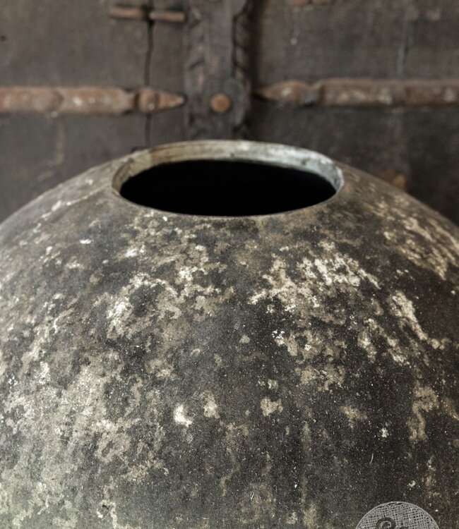 Be-Uniq Verweerde Oude Kruik | Indonesië | H62xD51 cm