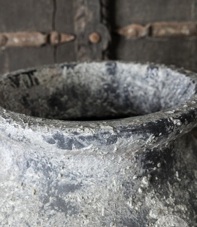 Be-Uniq Verweerde Oude Kruik | Indonesië | H60 x D56 cm