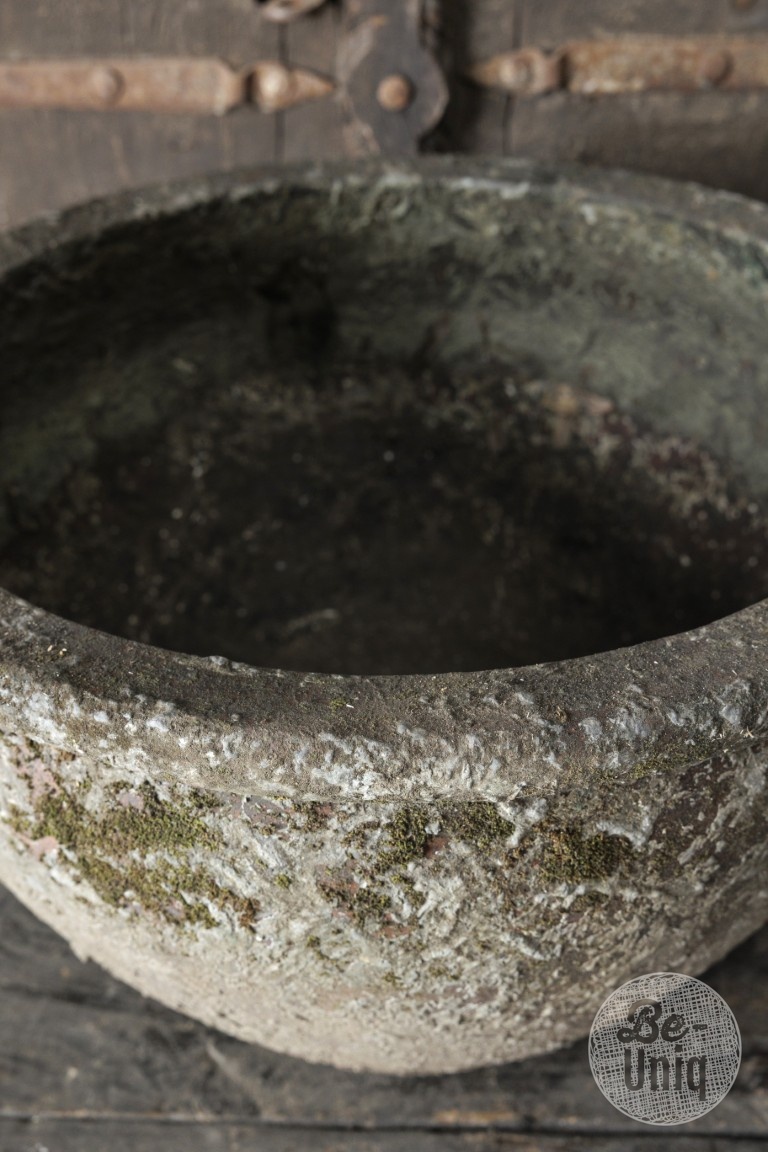 Be-Uniq Oude Verweerde Pot | Indonesië | H34 x D54 cm