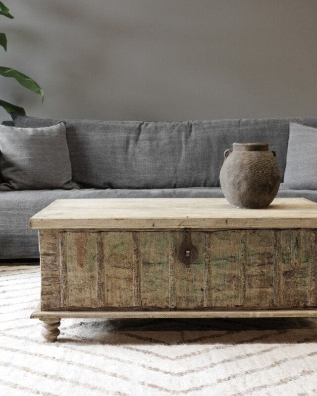 Be-Uniq Oude Salonkist | India | H47 x B115 x D65 cm