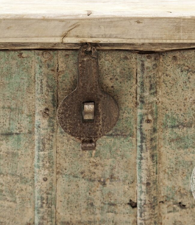 Be-Uniq Oude Salonkist | India | H47 x B115 x D65 cm