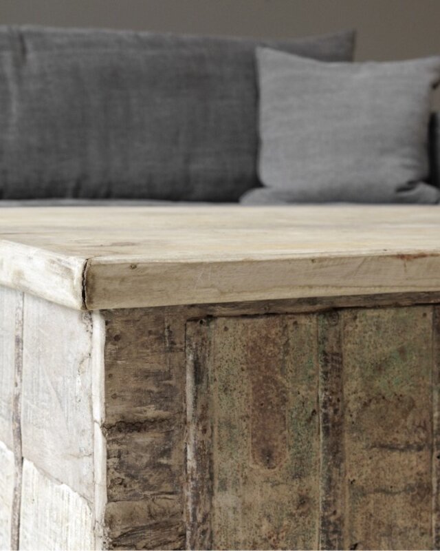 Be-Uniq Oude Salonkist | India | H47 x B115 x D65 cm