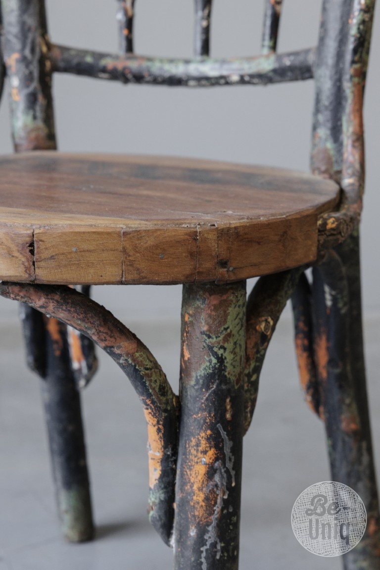 Be-Uniq Antieke Bistro Stoel | India | Nr 3 | H87 x B43 x D46 cm