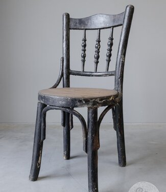 Be-Uniq Antieke Bistro Stoel | India | Nr 4 | H87 x B43 x D46 cm