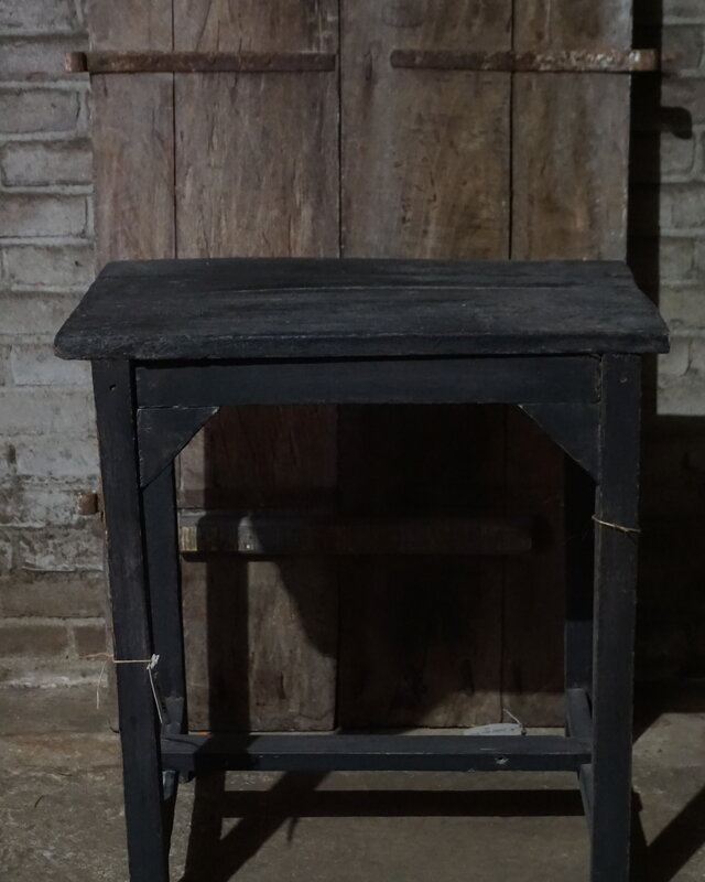 Rene Houtman Houten Bijzettafel | Zwart | H63 x B57 x D39 cm