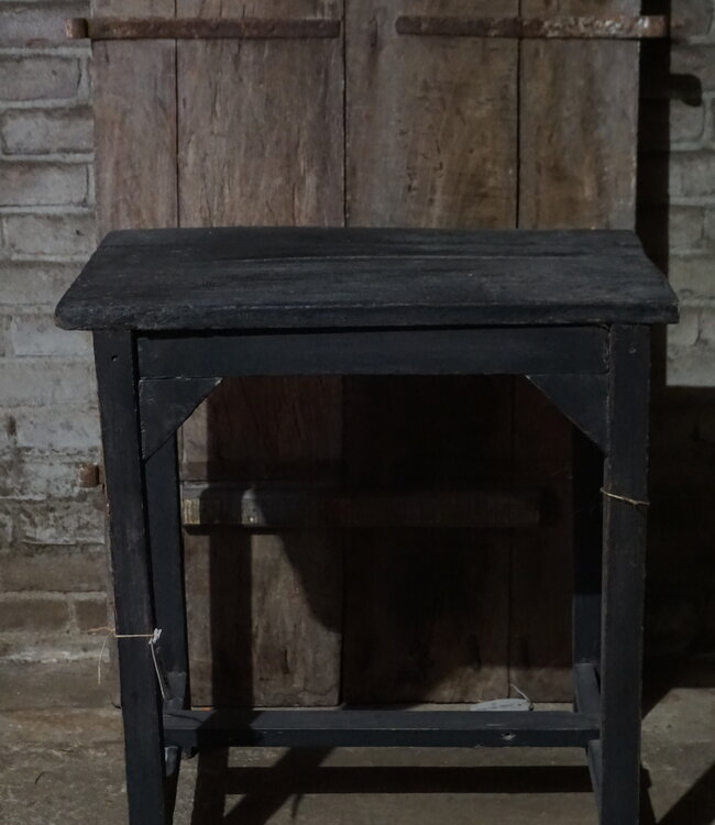 Rene Houtman Houten Bijzettafel | Zwart | H63 x B57 x D39 cm