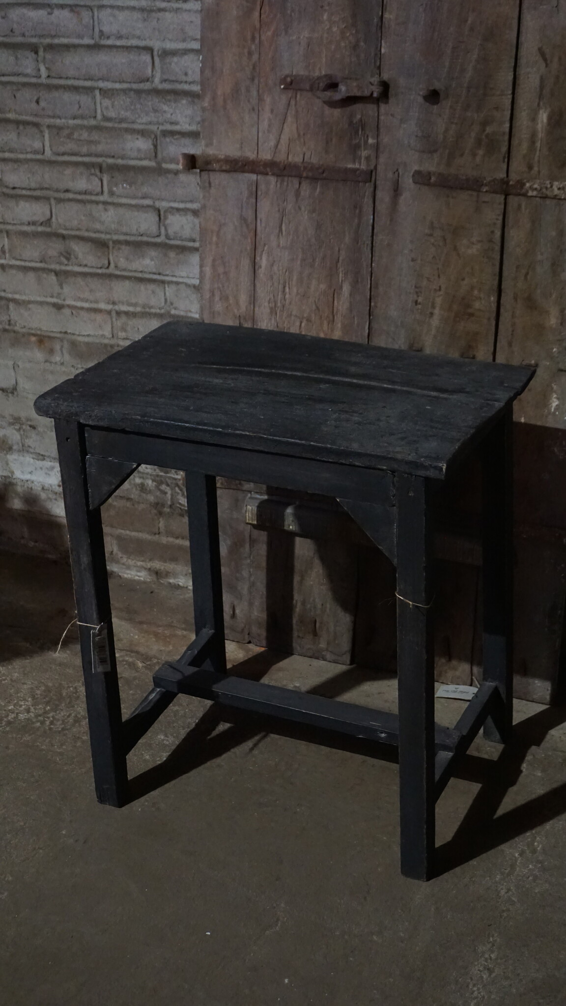 Rene Houtman Houten Bijzettafel | Zwart | H63 x B57 x D39 cm