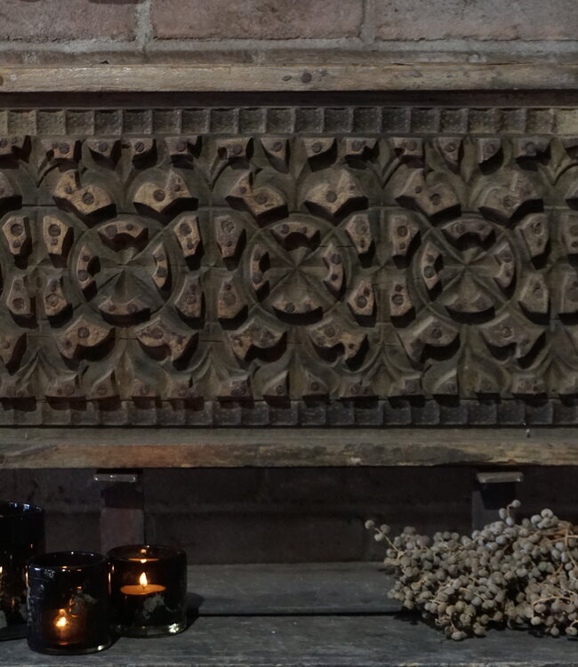 Rene Houtman Oud Houten Stempel Op Statief | H48 x B67 cm