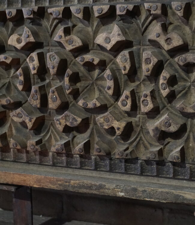 Rene Houtman Oud Houten Stempel Op Statief | H48 x B67 cm