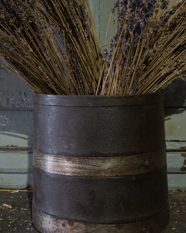 Rene Houtman Oude Roestige Metalen Decoratieve Pot