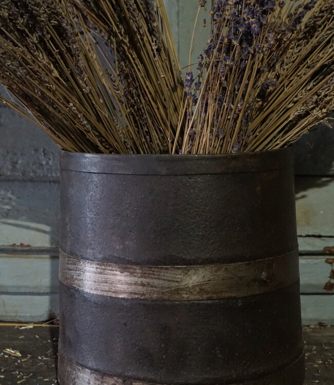 Rene Houtman Oude Roestige Metalen Decoratieve Pot