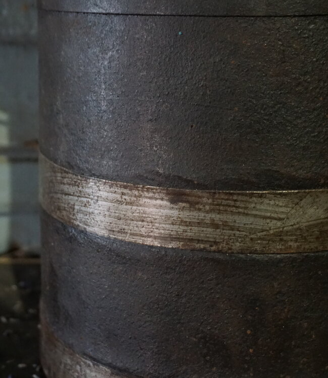 Rene Houtman Oude Roestige Metalen Decoratieve Pot