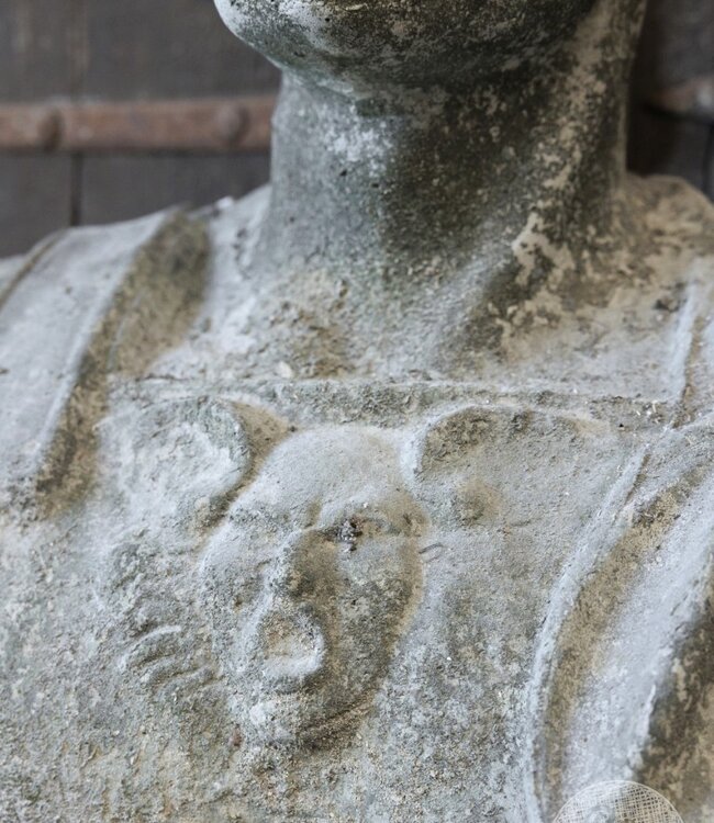 Be-Uniq Verweerde Oude Buste | Indonesië | H64 x B64 x D38 cm