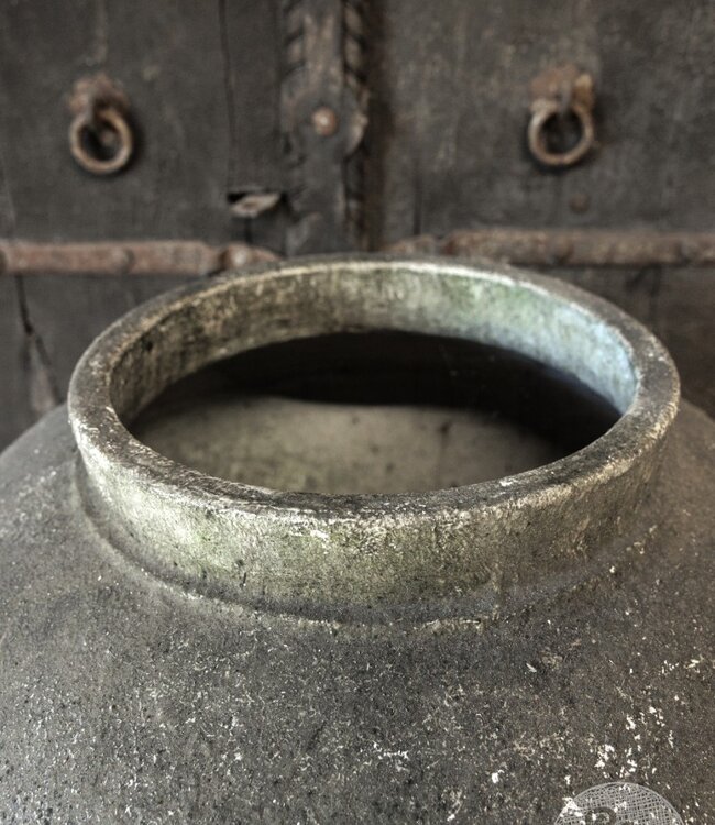 Be-Uniq Verweerde Oude Kruik | Indonesië | H43 x D53 cm