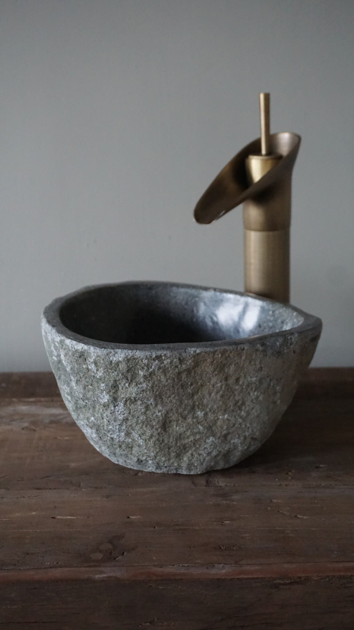 Rene Houtman Kleine Stenen Waskom + Spoelgat | H13 x B25 x D21 cm