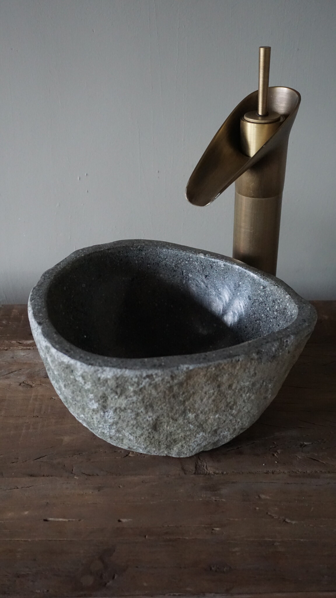 Rene Houtman Kleine Stenen Waskom + Spoelgat | H13 x B25 x D21 cm