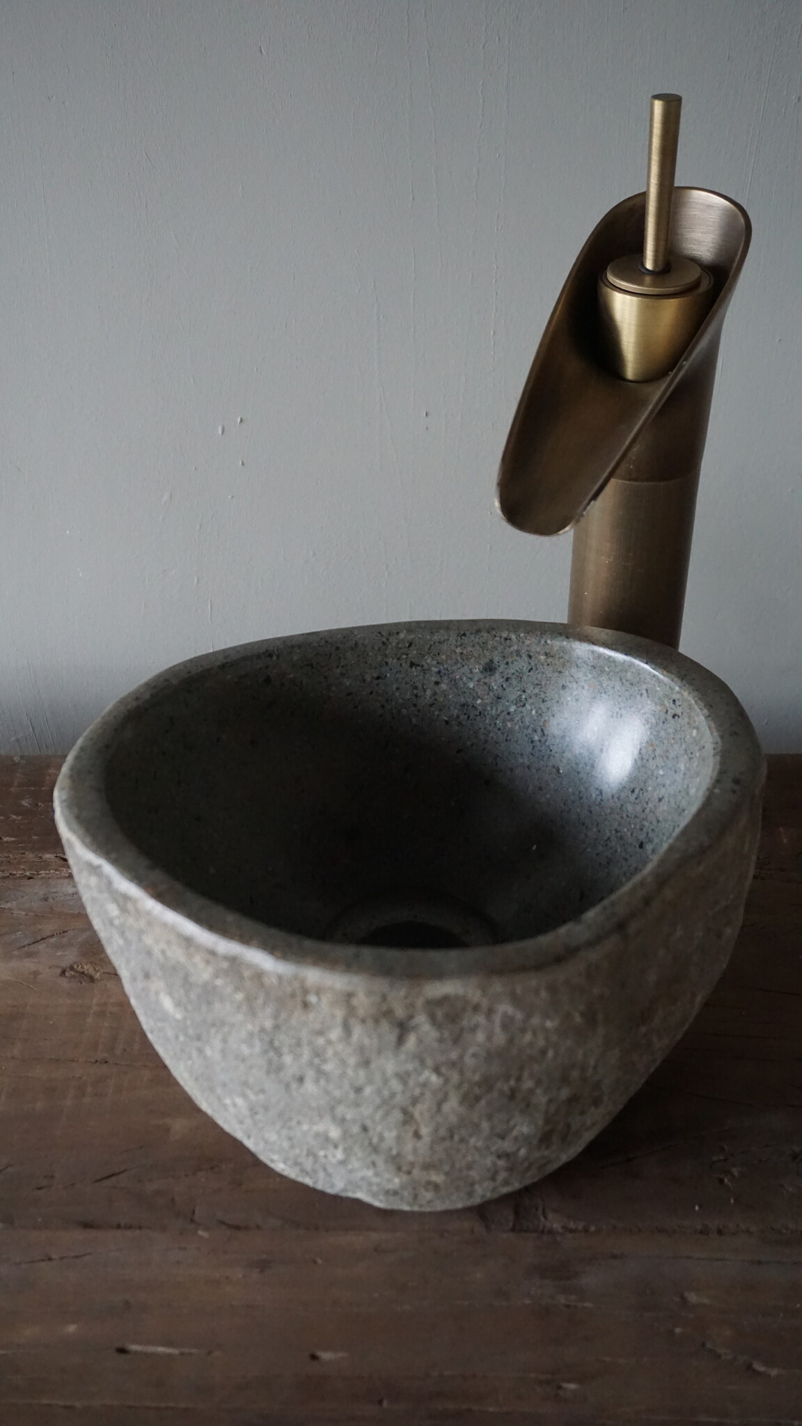 Rene Houtman Kleine Stenen Waskom + Spoelgat | H13 x B24 x D21 cm