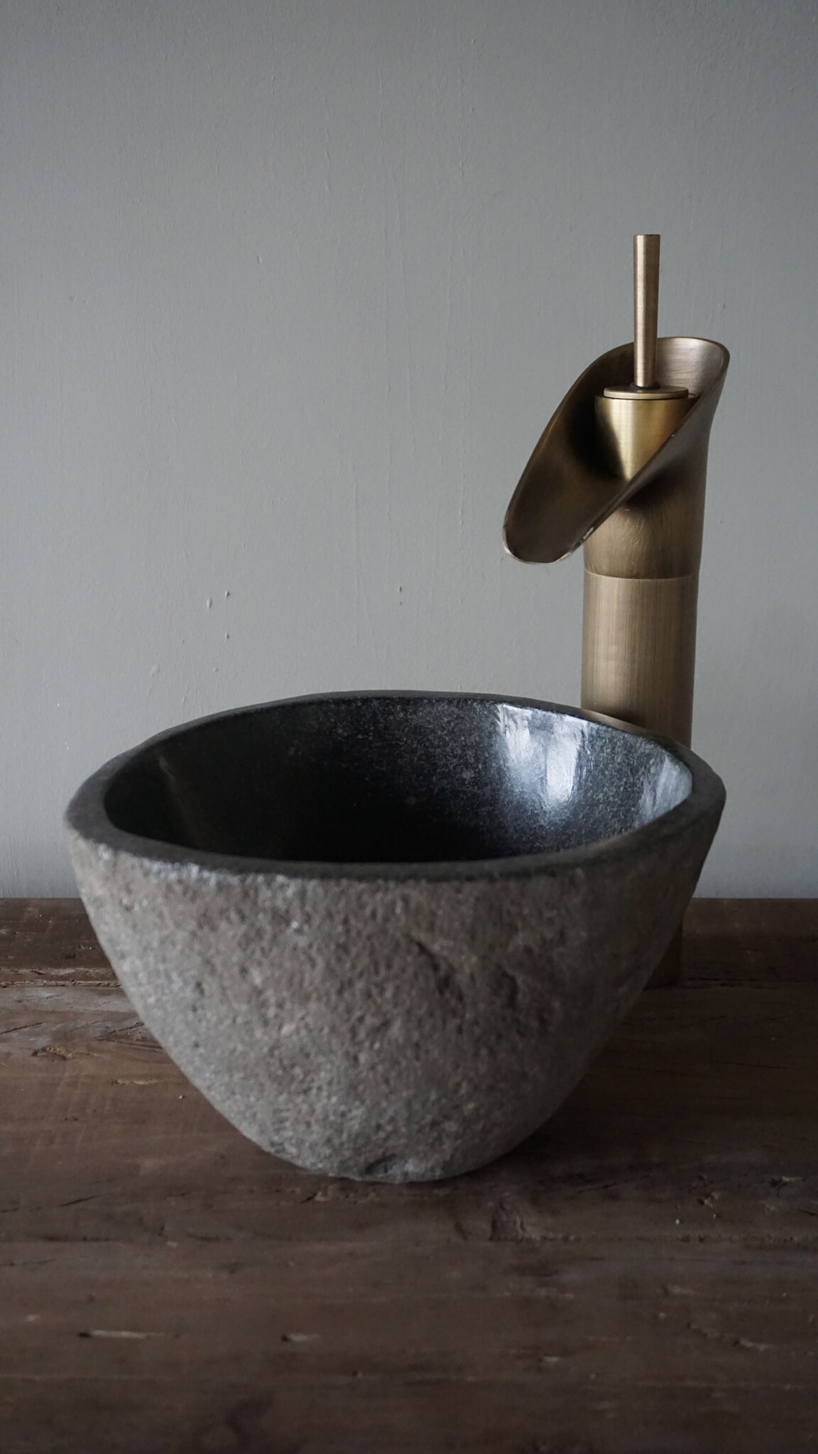 Rene Houtman Kleine Stenen Waskom + Spoelgat | H13 x B23 x D20 cm