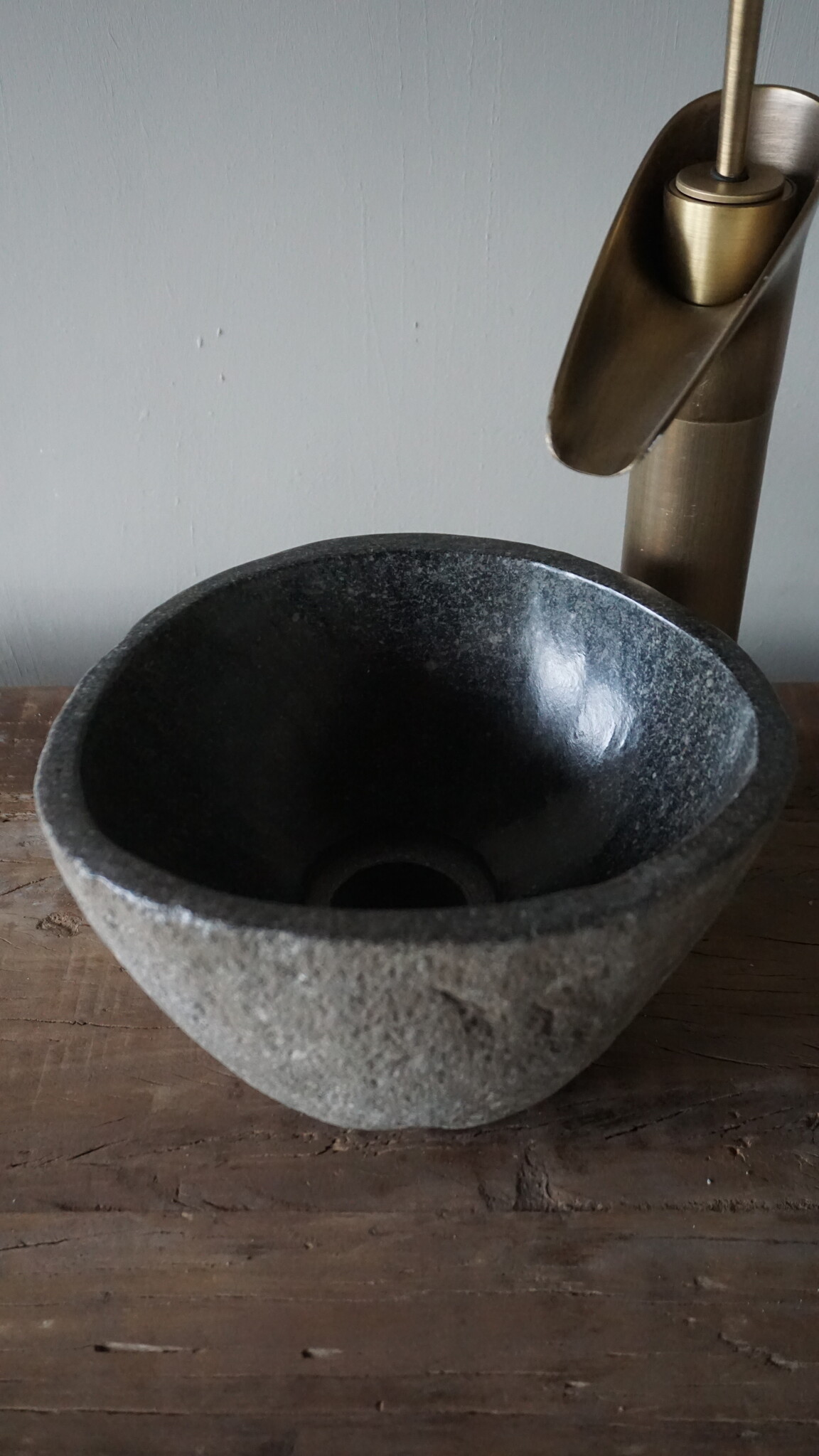 Rene Houtman Kleine Stenen Waskom + Spoelgat | H13 x B23 x D20 cm