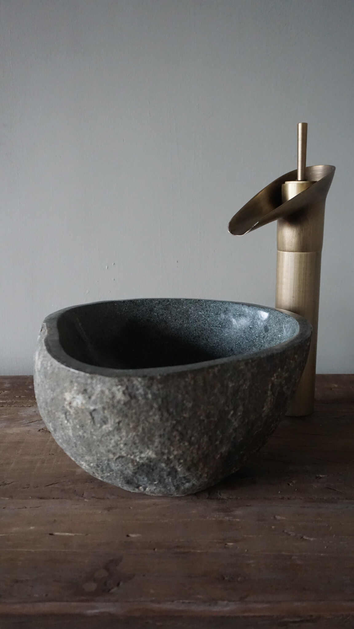 Rene Houtman Kleine Stenen Waskom + Spoelgat | H13 x B25 x D22 cm