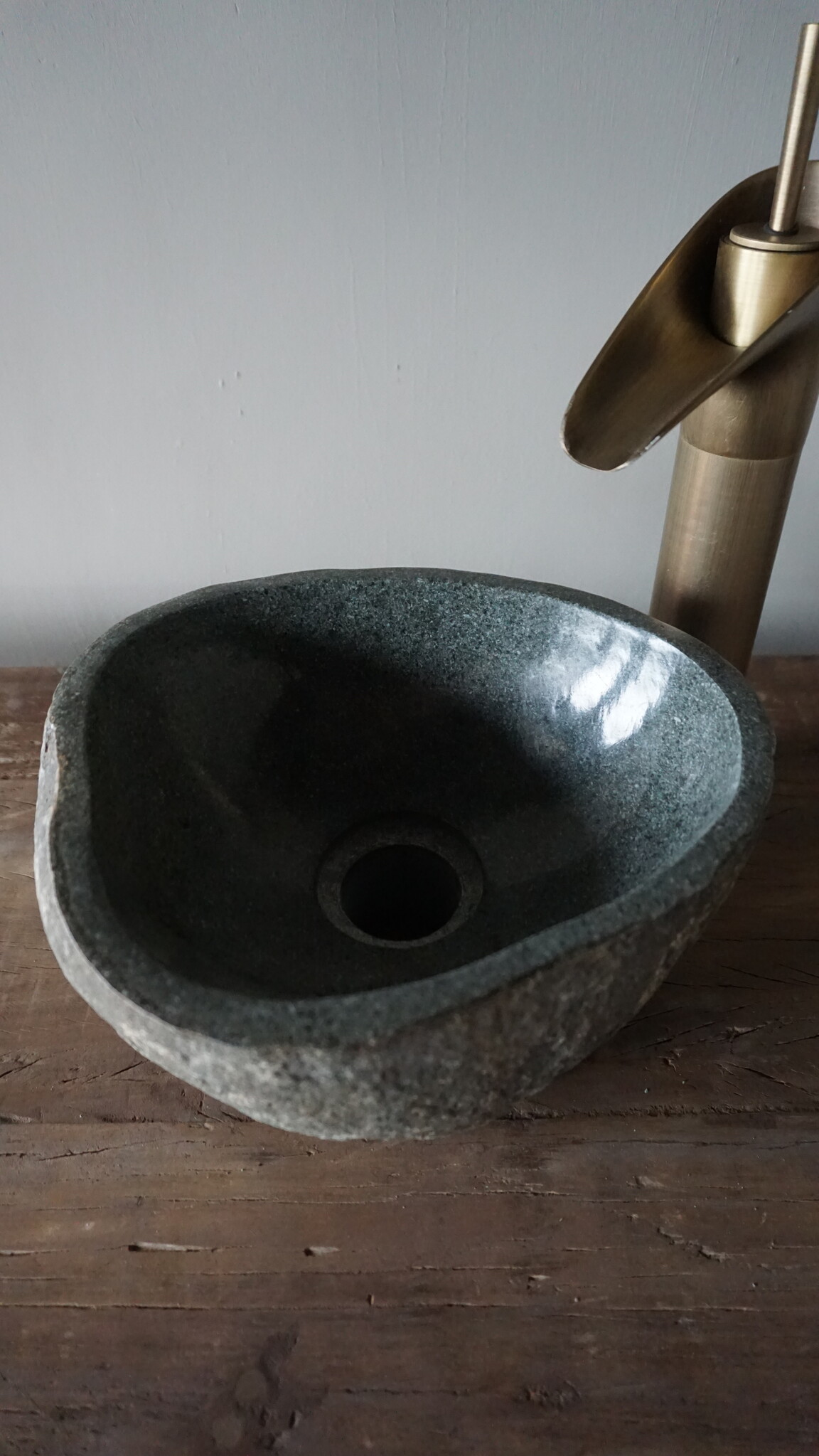 Rene Houtman Kleine Stenen Waskom + Spoelgat | H13 x B25 x D22 cm