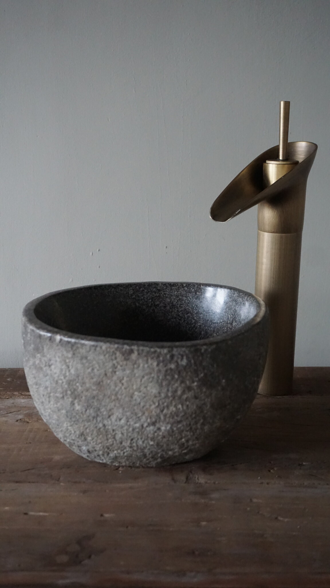 Rene Houtman Kleine Stenen Waskom + Spoelgat | H13 x B22 x D20 cm