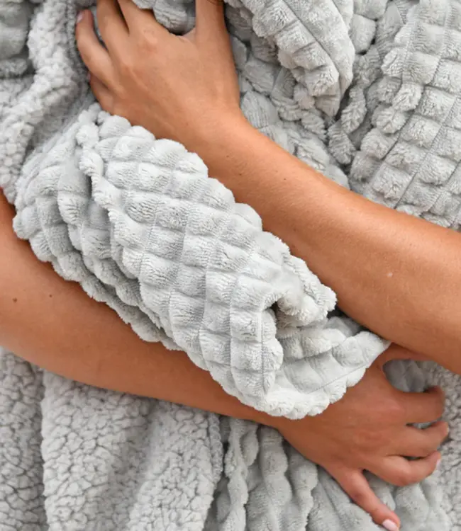 LEEFF Plaid Puk | Polyester | Lichtgrijs | L200 x B150 cm