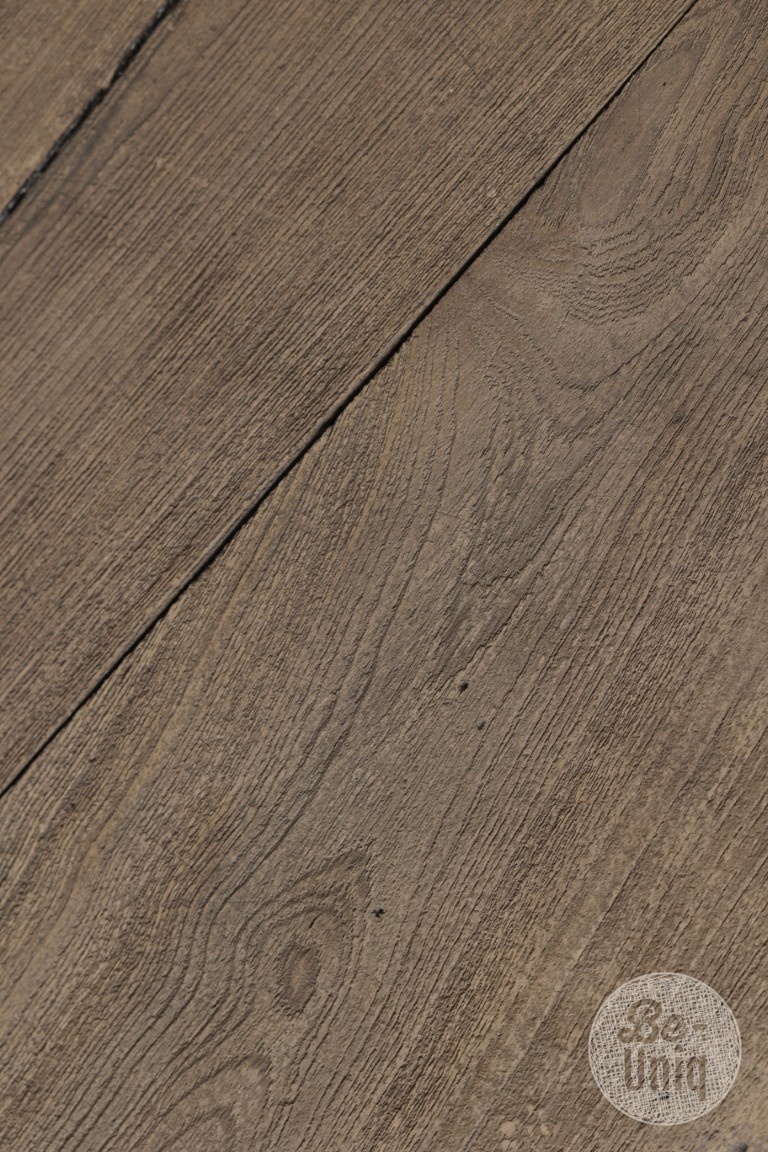 Be-Uniq Oude Bijzettafel | Rustiek Verweerd | H54xB45xD34 cm